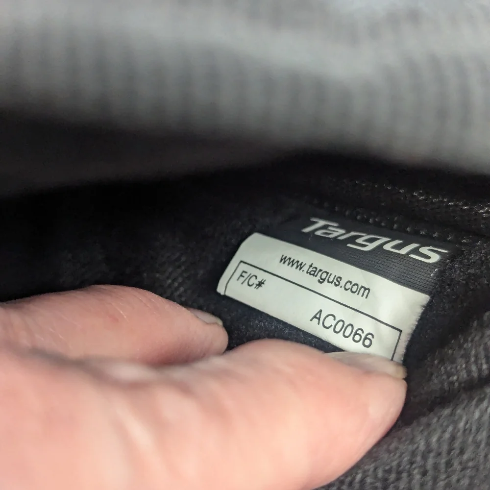Targus Padded Black and Grey Laptop Messenger Shoulder Bag With Strap